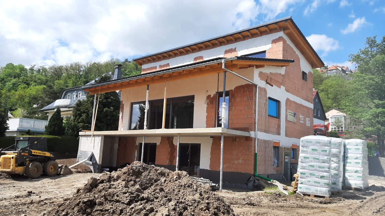 Rohbau mit Auskragung